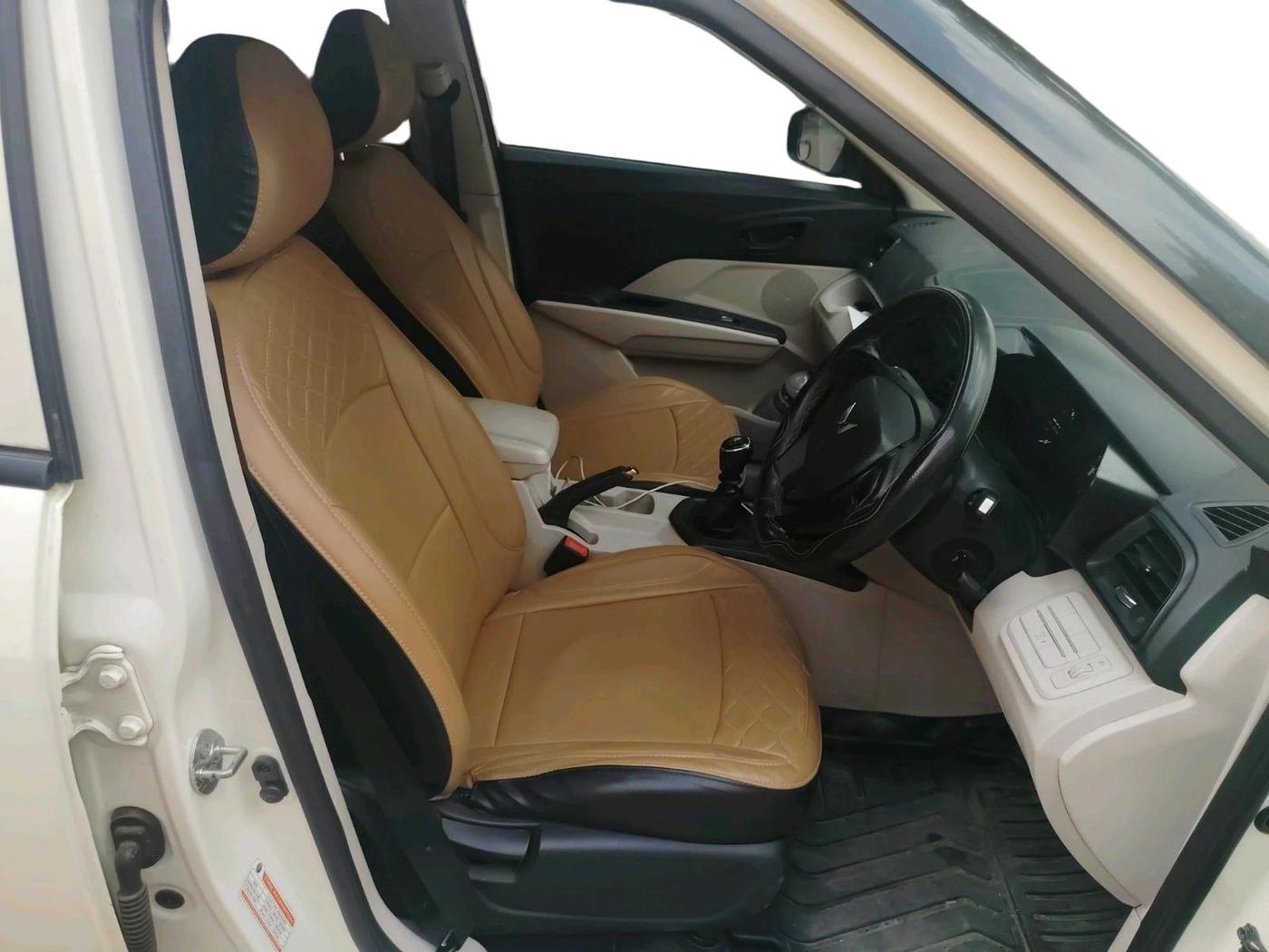 2022 Mahindra XUV300 W4 1.5 DIESEL, Diesel, Manual, 81,917 km, interior