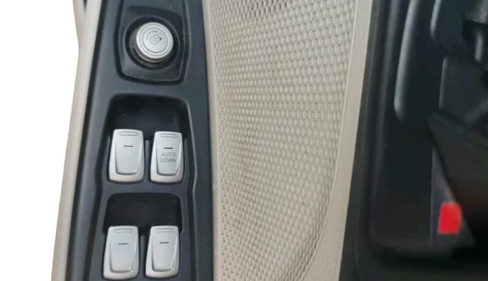 2022 Mahindra XUV300 W4 1.5 DIESEL, Diesel, Manual, 81,917 km, interior