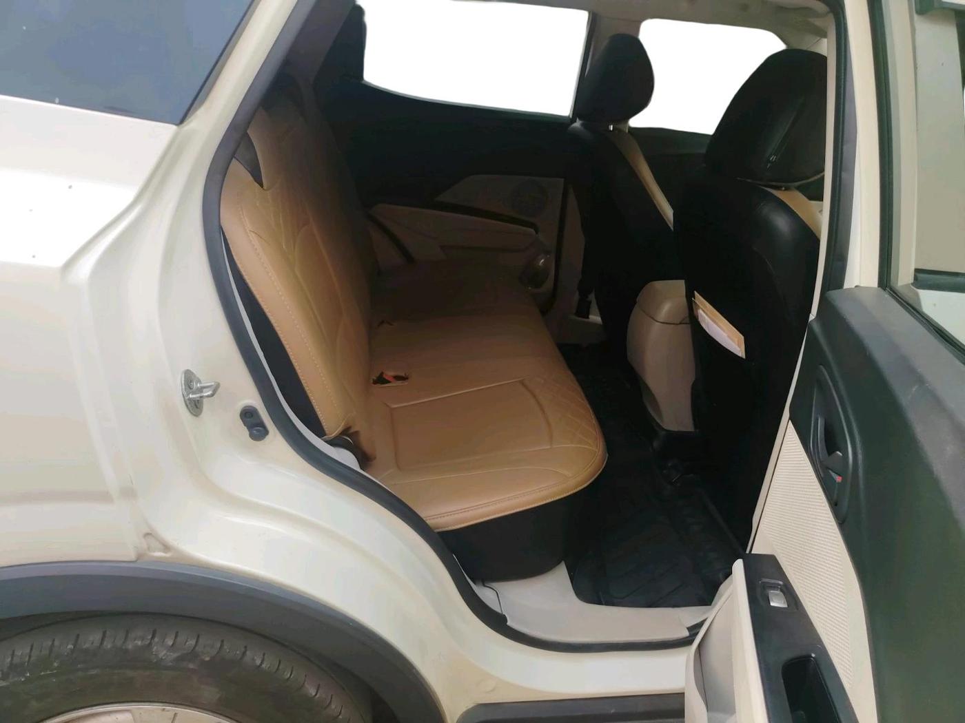 2022 Mahindra XUV300 W4 1.5 DIESEL, Diesel, Manual, 81,917 km, interior