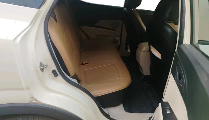 2022 Mahindra XUV300 W4 1.5 DIESEL, Diesel, Manual, 81,917 km, interior