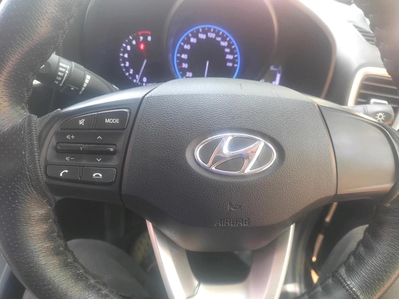 2019 Hyundai VENUE S 1.2, Petrol, Manual, 24,526 km, interior