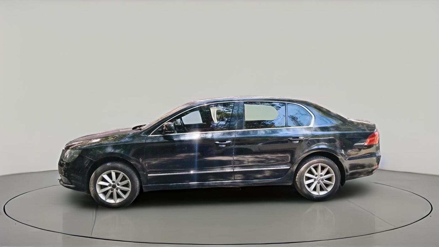 2014 Skoda Superb ELEGANCE 2.0 TDI CR AT, Diesel, Automatic, 1,23,012 km, exterior