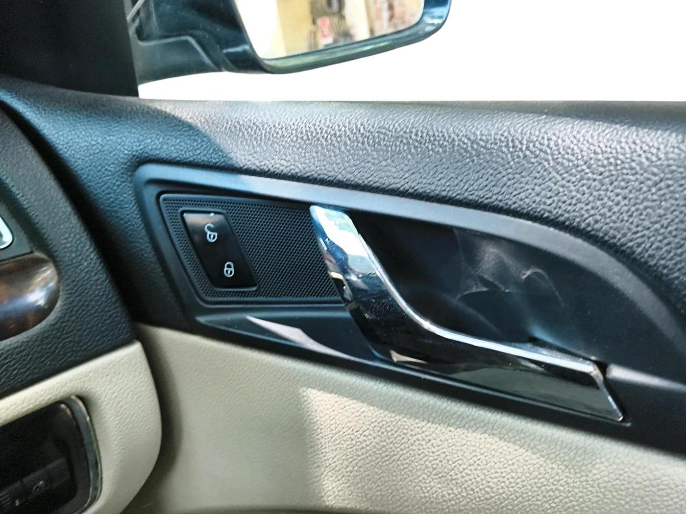 2014 Skoda Superb ELEGANCE 2.0 TDI CR AT, Diesel, Automatic, 1,23,012 km, interior