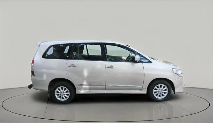 2014 Toyota Innova 2.5 VX 7 STR, Diesel, Manual, 2,50,138 km, exterior