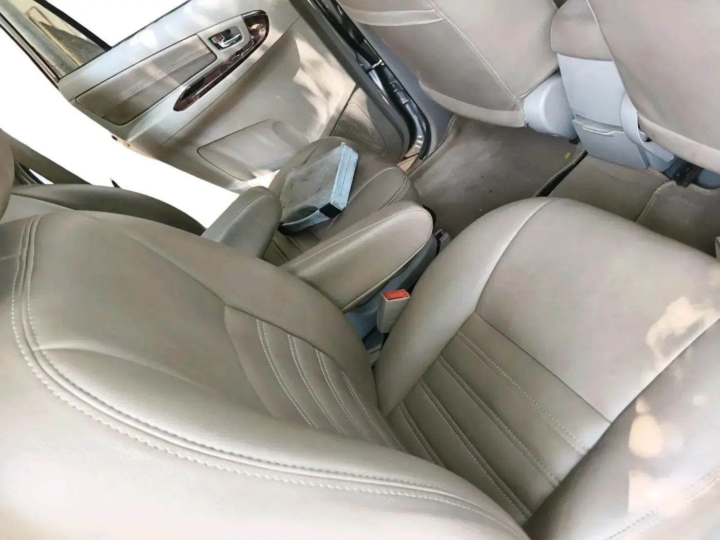 2014 Toyota Innova 2.5 VX 7 STR, Diesel, Manual, 2,50,138 km, interior