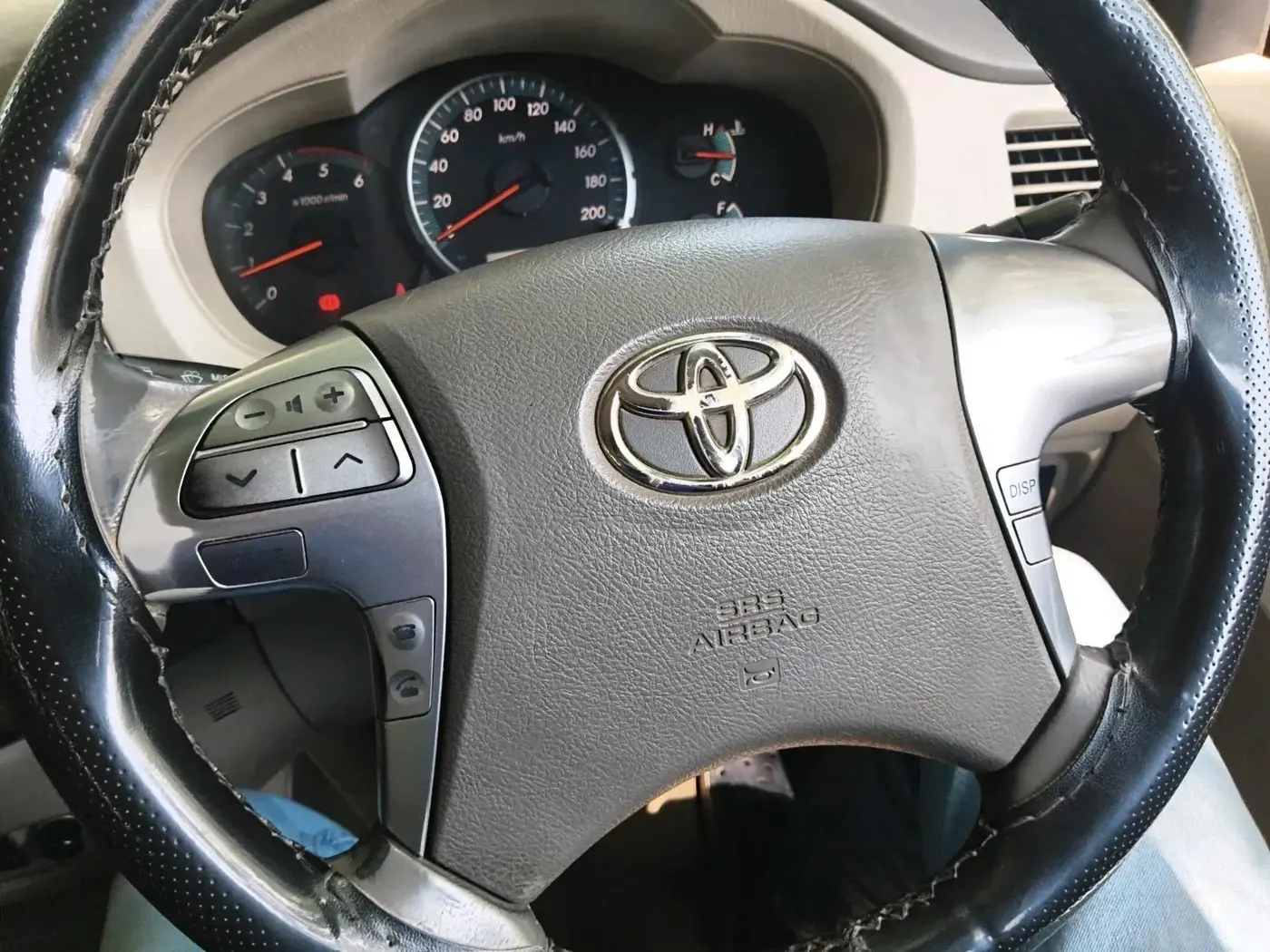 2014 Toyota Innova 2.5 VX 7 STR, Diesel, Manual, 2,50,138 km, interior