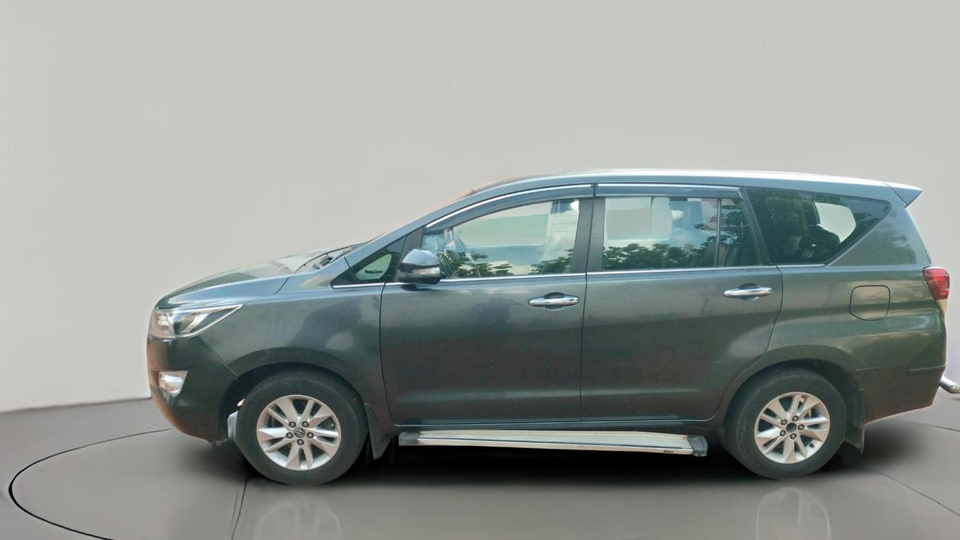 2016 Toyota Innova Crysta 2.4 VX 8 STR, Diesel, Manual, 4,01,575 km, exterior