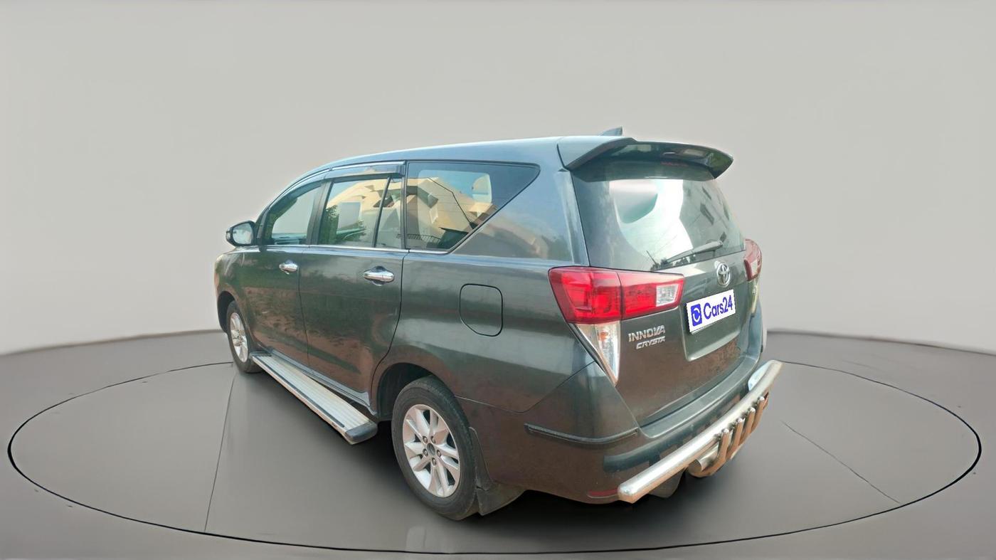 2016 Toyota Innova Crysta 2.4 VX 8 STR, Diesel, Manual, 4,01,575 km, exterior