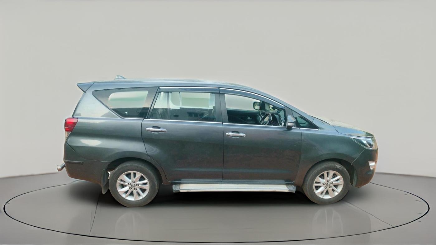 2016 Toyota Innova Crysta 2.4 VX 8 STR, Diesel, Manual, 4,01,575 km, exterior