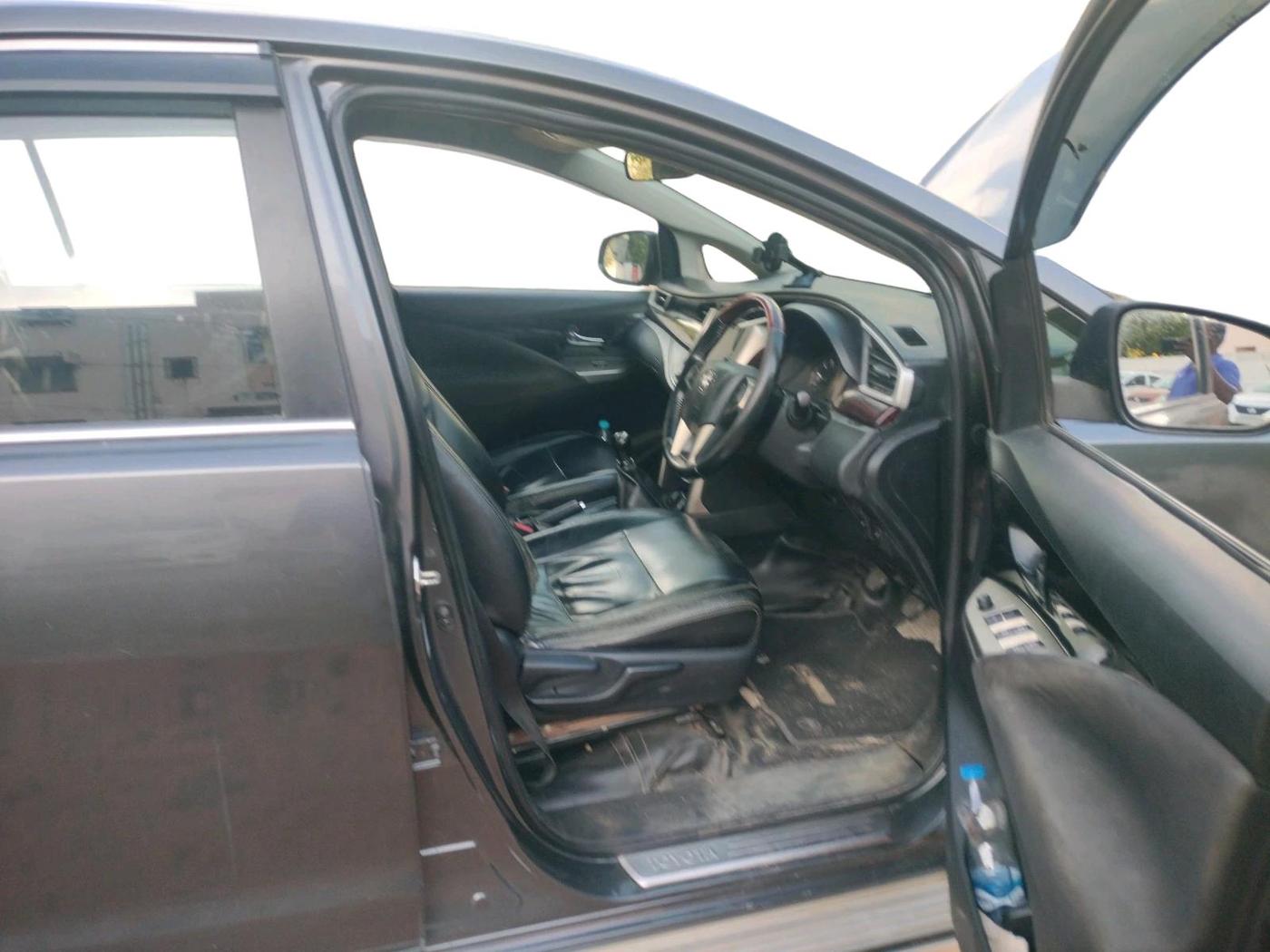 2016 Toyota Innova Crysta 2.4 VX 8 STR, Diesel, Manual, 4,01,575 km, interior