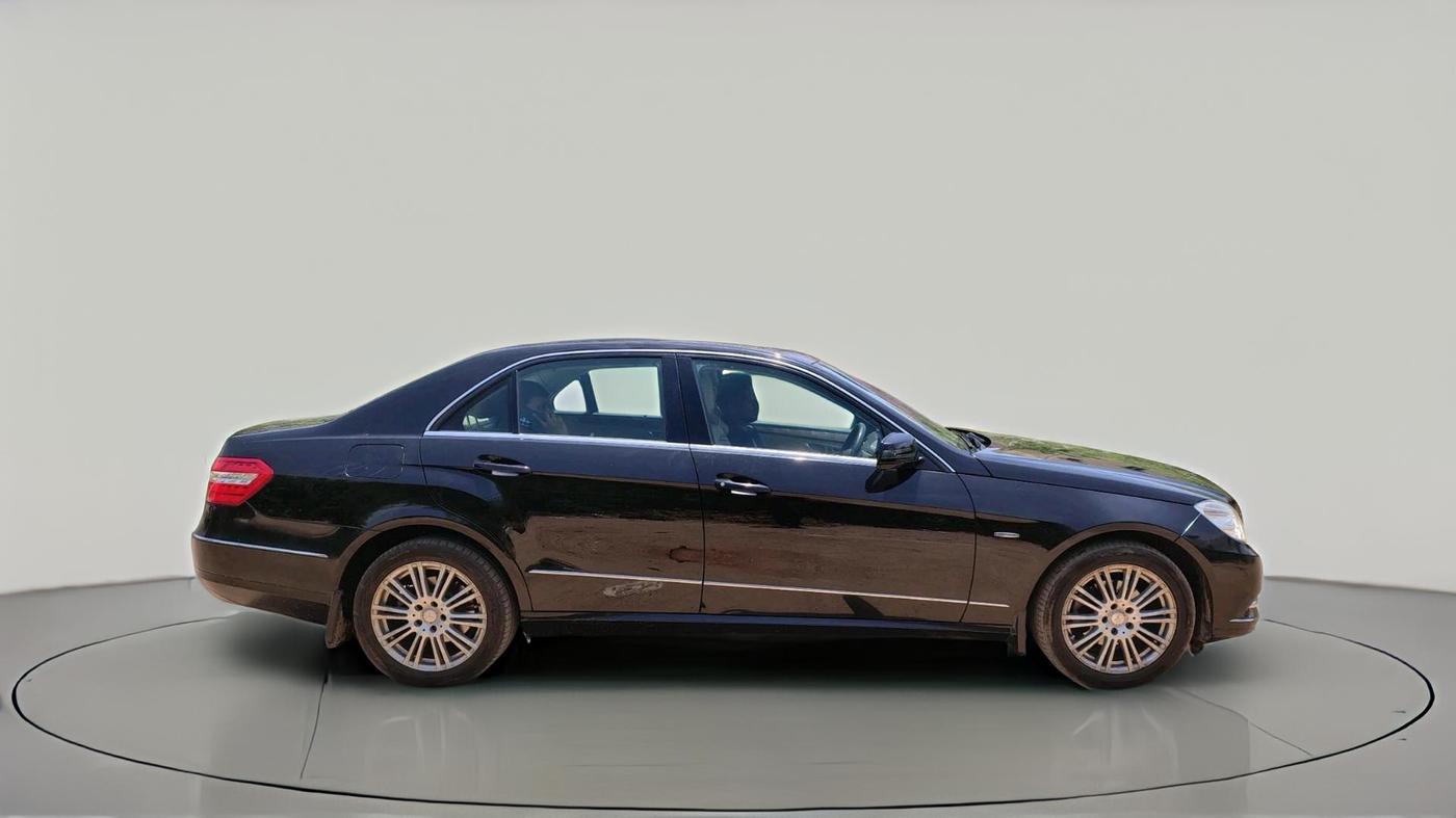 2011 Mercedes Benz E Class E 220 CDI ELEGANCE, Diesel, Automatic, 1,18,320 km, exterior