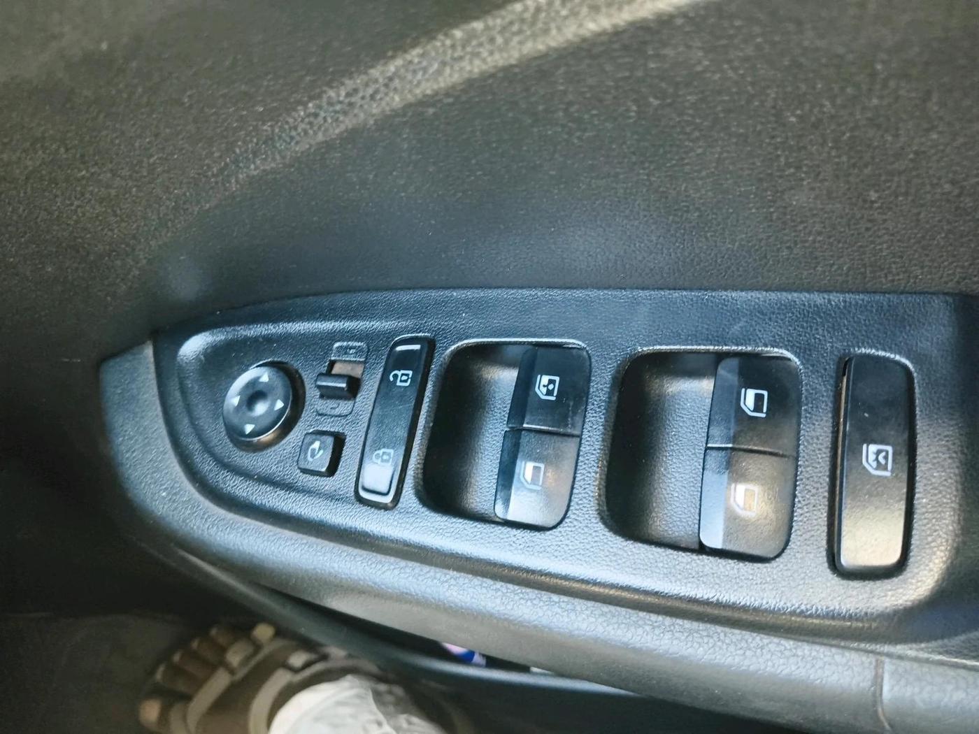 2019 Hyundai VENUE SX 1.4 CRDI, Diesel, Manual, 1,48,775 km, interior