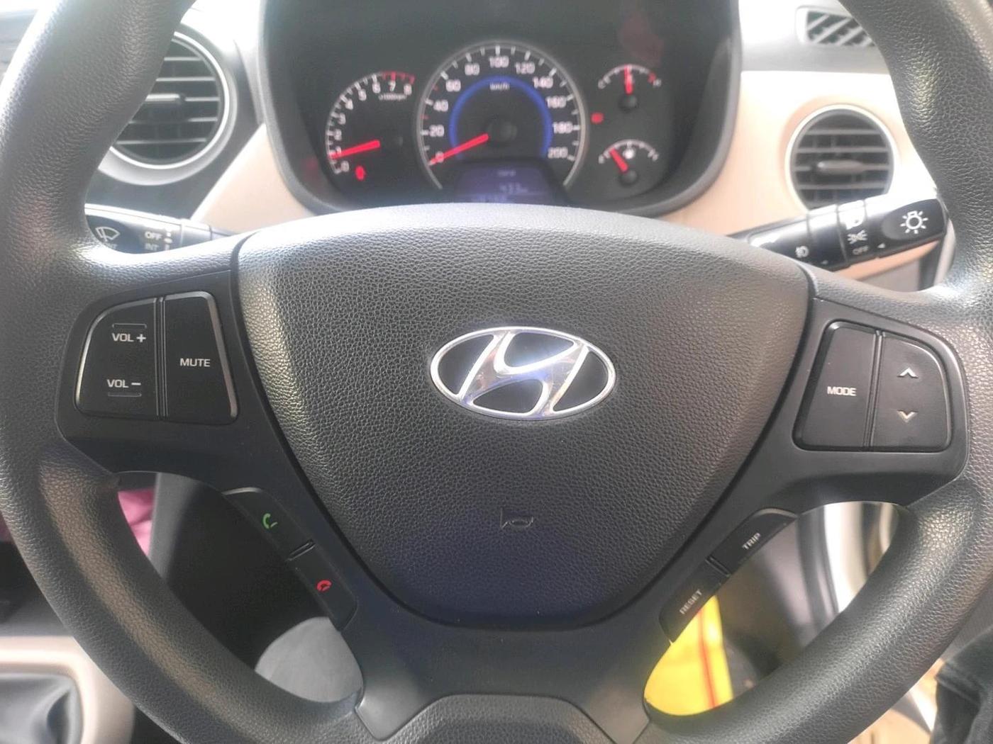 2015 Hyundai Grand i10 SPORTZ 1.2 KAPPA VTVT, Petrol, Manual, 49,788 km, interior