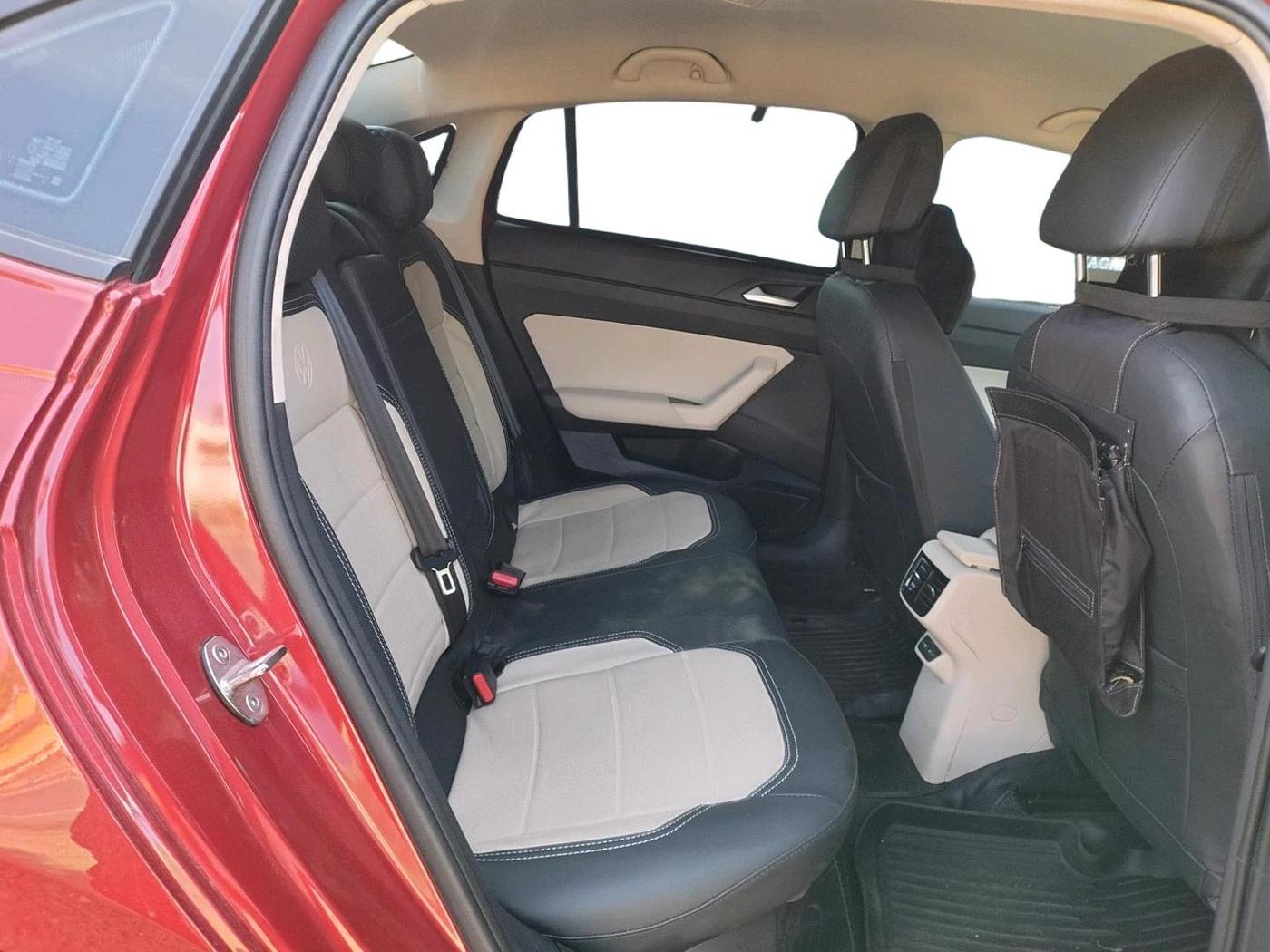 2025 Volkswagen VIRTUS HIGHLINE TSI 1.0 MT, Petrol, Manual, 6,930 km, interior