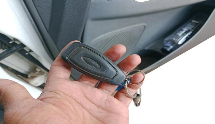 2013 Ford Ecosport TITANIUM 1.5L DIESEL, Diesel, Manual, 1,24,978 km, interior