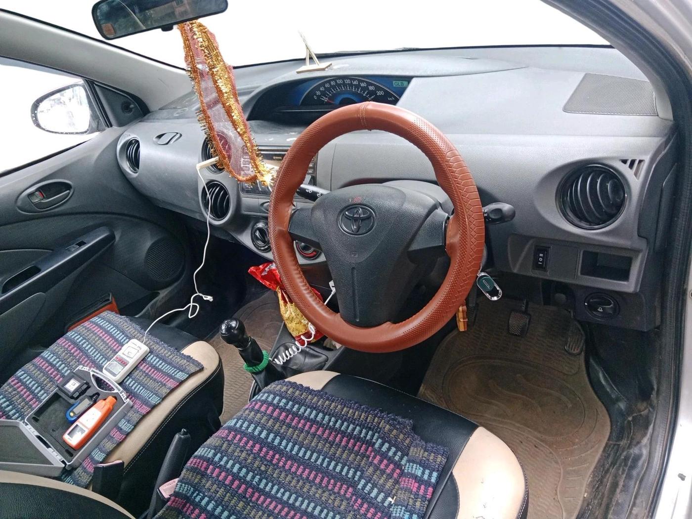 2013 Toyota Etios G, Petrol, Manual, 1,09,226 km, interior
