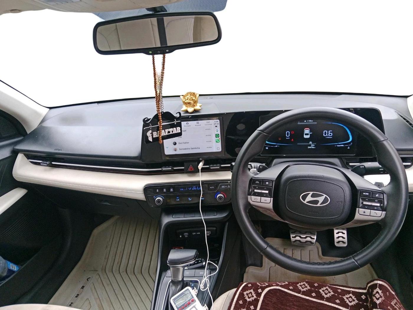 2024 Hyundai Verna  SX 1.5 MPI IVT, Petrol, Automatic, 24,478 km, interior