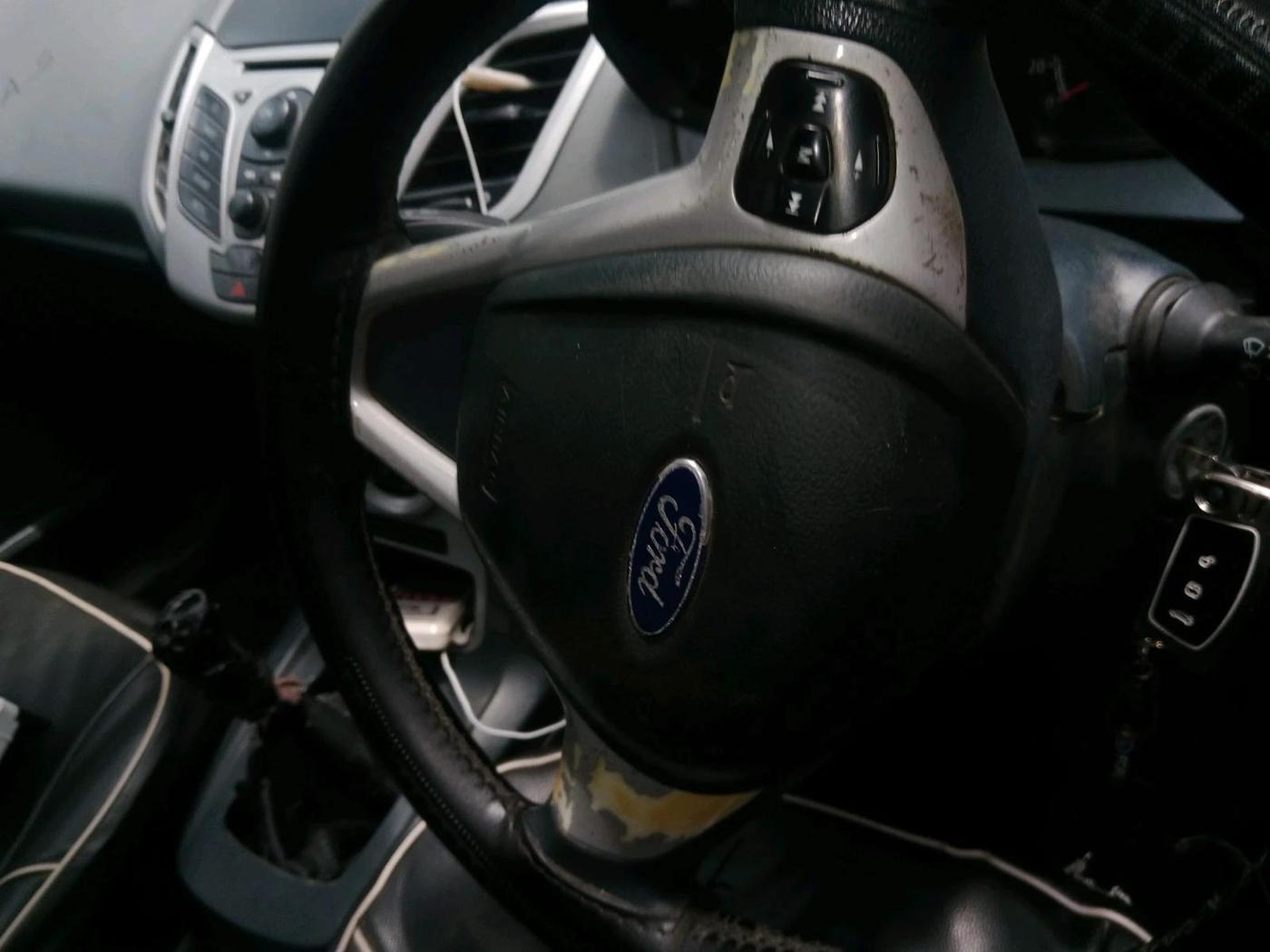 2012 Ford Fiesta TREND DIESEL, Diesel, Manual, 1,78,405 km, interior