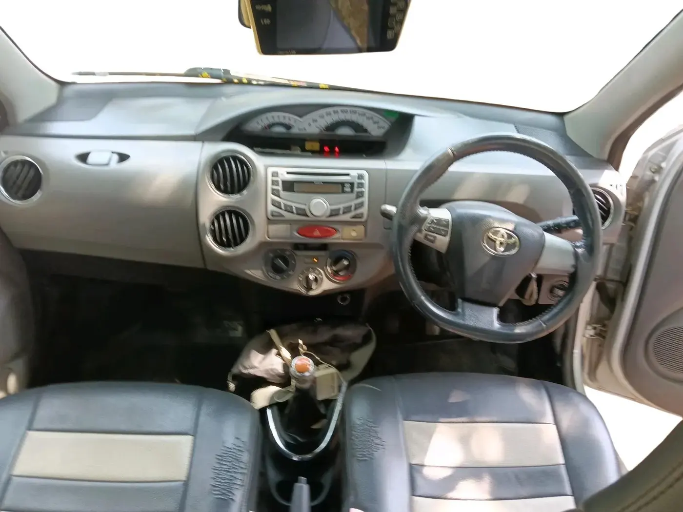 2011 Toyota Etios G, Petrol, Manual, 2,00,000 km, interior
