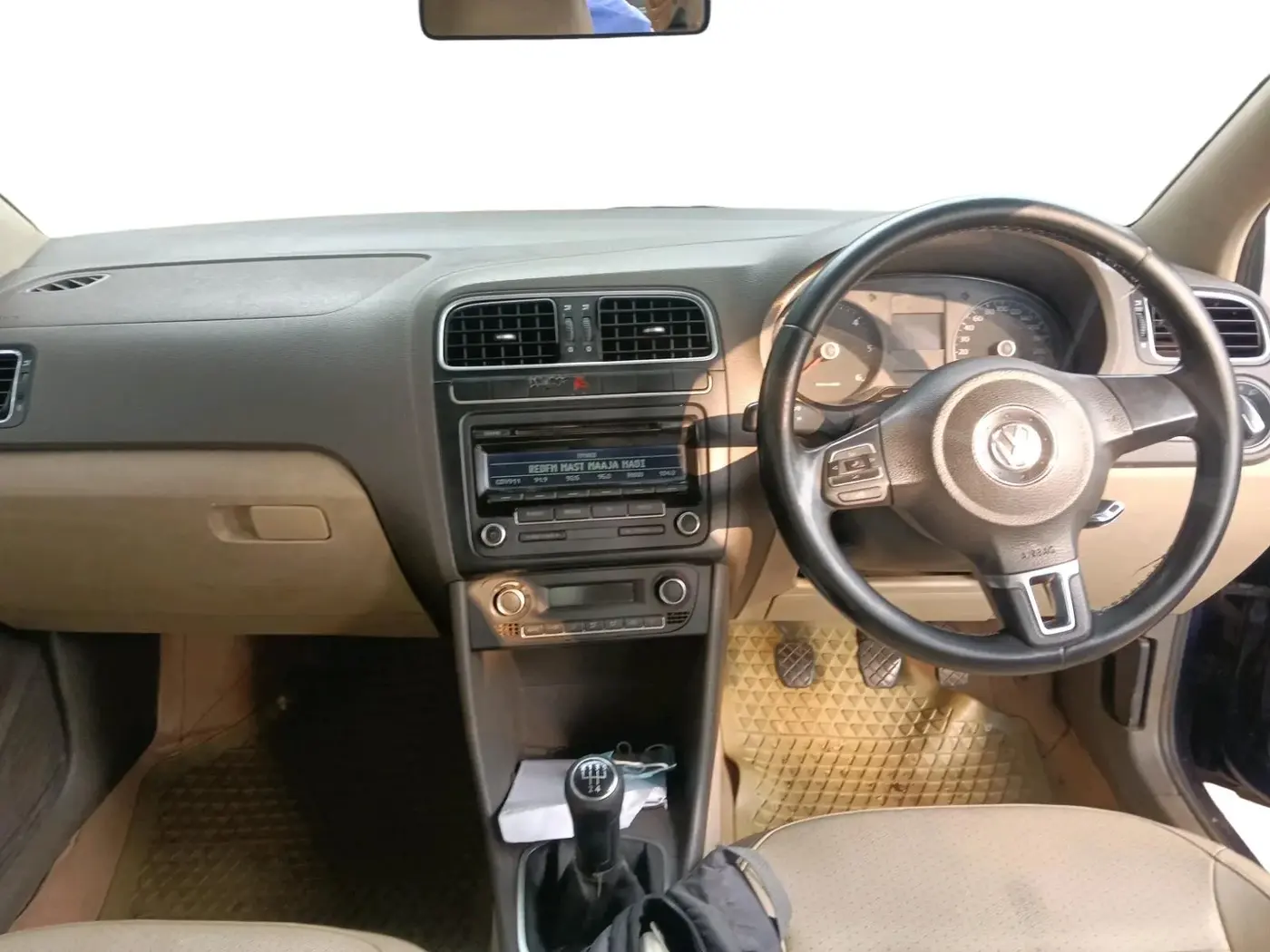 2012 Volkswagen Vento HIGHLINE DIESEL 1.6, Diesel, Manual, 1,12,372 km, interior