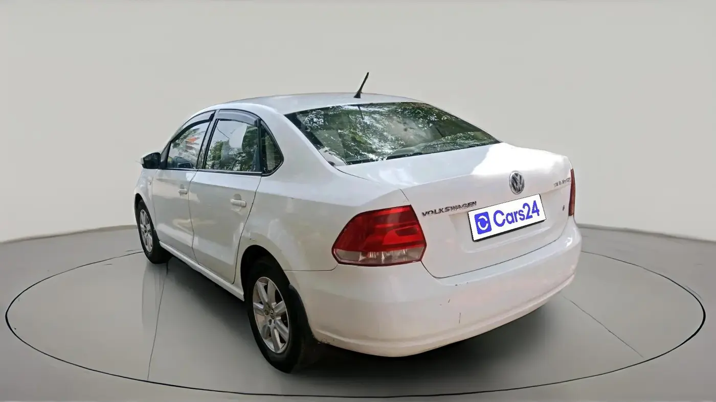 2010 Volkswagen Vento COMFORTLINE 1.6, Petrol, Manual, 87,929 km, exterior