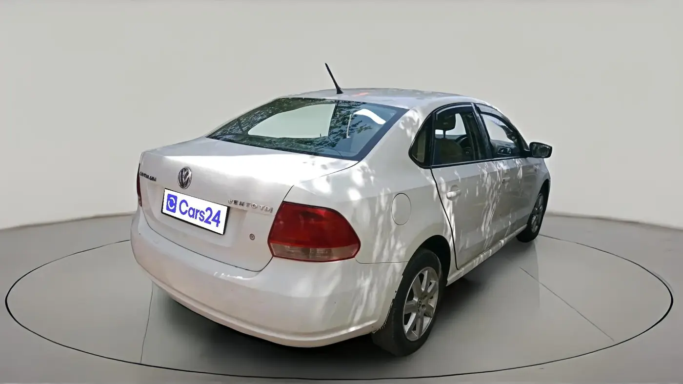 2010 Volkswagen Vento COMFORTLINE 1.6, Petrol, Manual, 87,929 km, exterior
