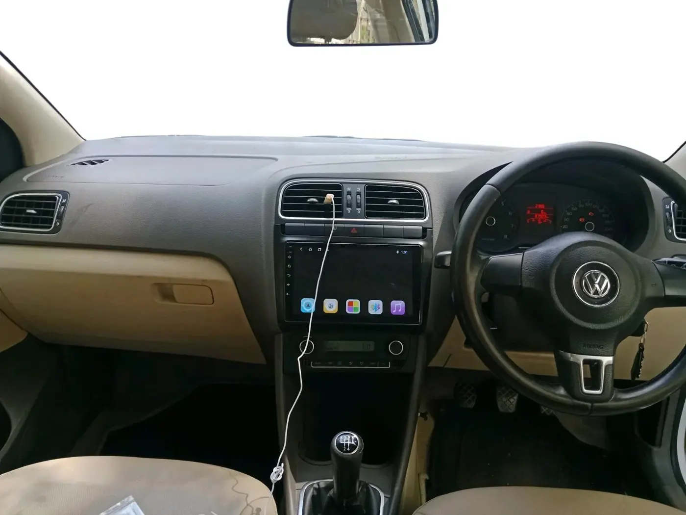 2010 Volkswagen Vento COMFORTLINE 1.6, Petrol, Manual, 87,929 km, interior