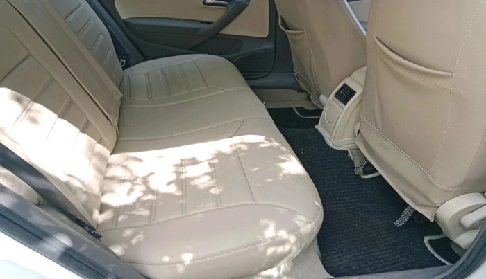 2010 Volkswagen Vento COMFORTLINE 1.6, Petrol, Manual, 87,929 km, interior