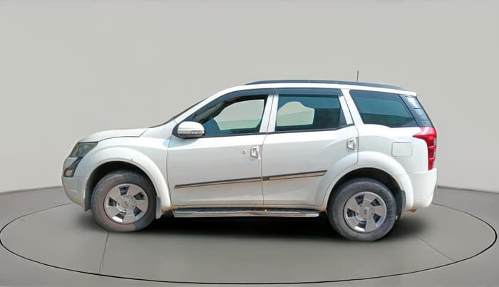 2016 Mahindra XUV500 W4, Diesel, Manual, 1,09,956 km, exterior