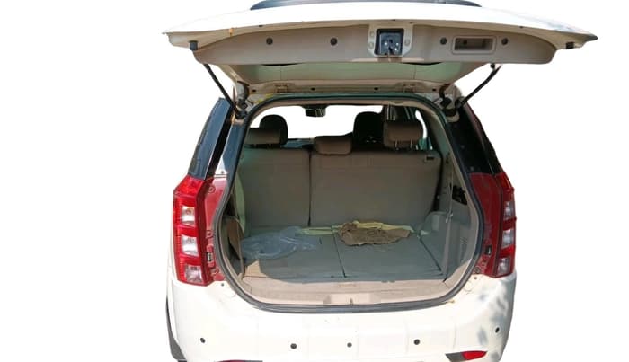 2016 Mahindra XUV500 W4, Diesel, Manual, 1,09,956 km, exterior