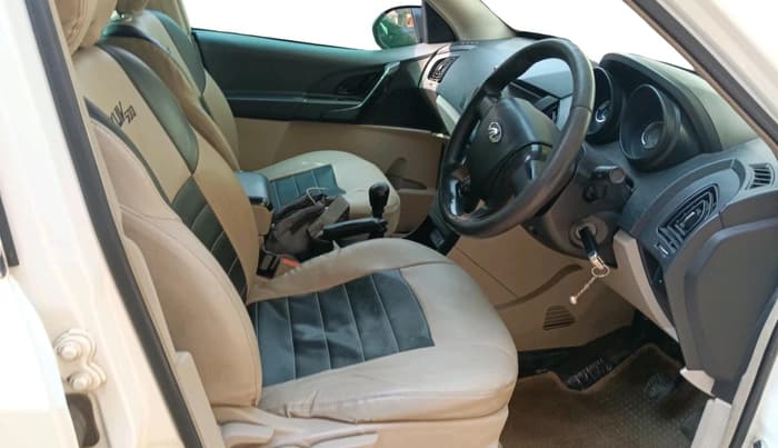 2016 Mahindra XUV500 W4, Diesel, Manual, 1,09,956 km, interior