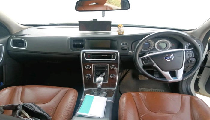 2013 Volvo S60 SUMMUM D4, Diesel, Automatic, 1,30,533 km, interior