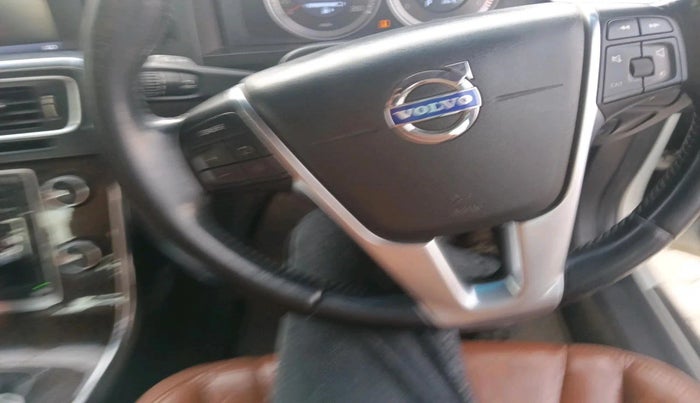 2013 Volvo S60 SUMMUM D4, Diesel, Automatic, 1,30,533 km, interior