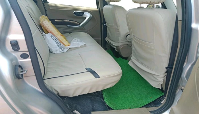 2015 Mahindra TUV300 T8, Diesel, Manual, 1,85,146 km, interior