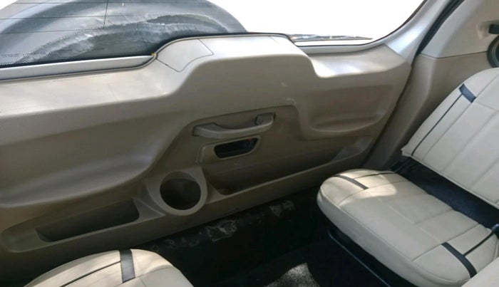 2015 Mahindra TUV300 T8, Diesel, Manual, 1,85,146 km, interior