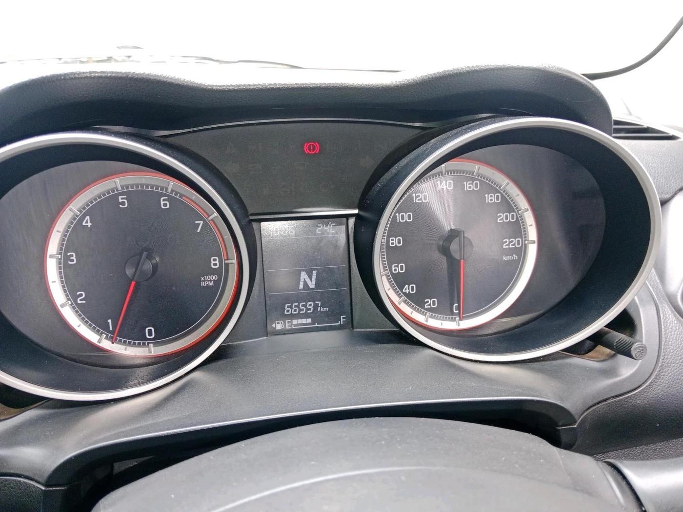 2019 Maruti Swift VXI AMT, Petrol, Automatic, 66,597 km, interior