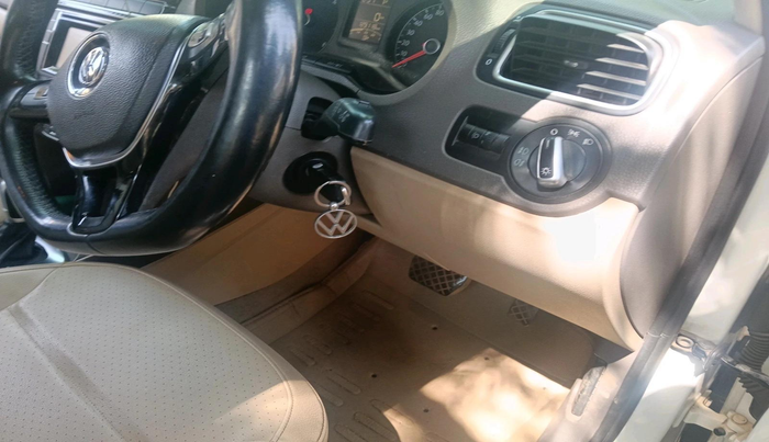 2016 Volkswagen Vento HIGHLINE 1.5 AT, Diesel, Automatic, 1,29,118 km, interior