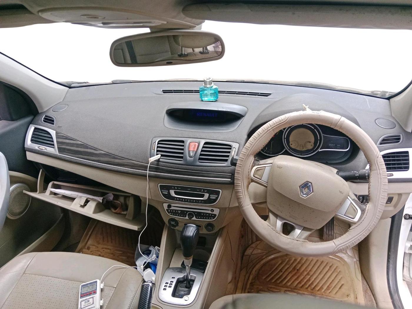 2012 Renault Fluence 2.0 E4 AT, Petrol, Automatic, 85,859 km, interior