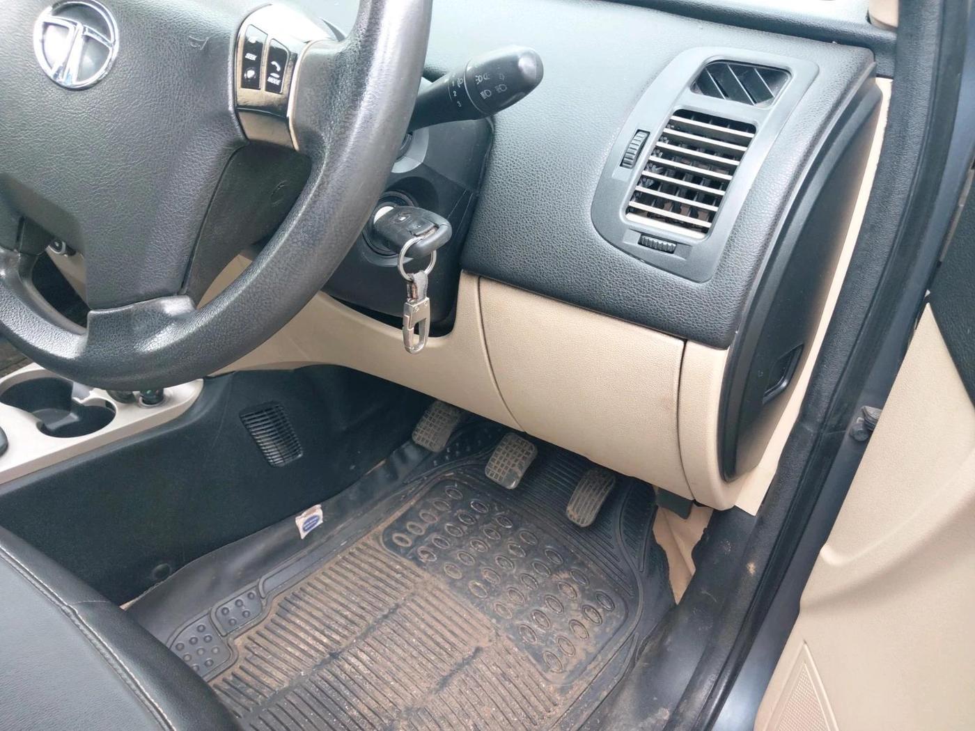 2011 Tata Indica Vista AURA QUADRAJET, Diesel, Manual, 1,19,315 km, interior