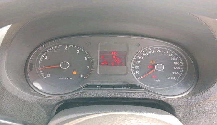 2010 Volkswagen Polo HIGHLINE1.2L, Petrol, Manual, 1,68,709 km, interior