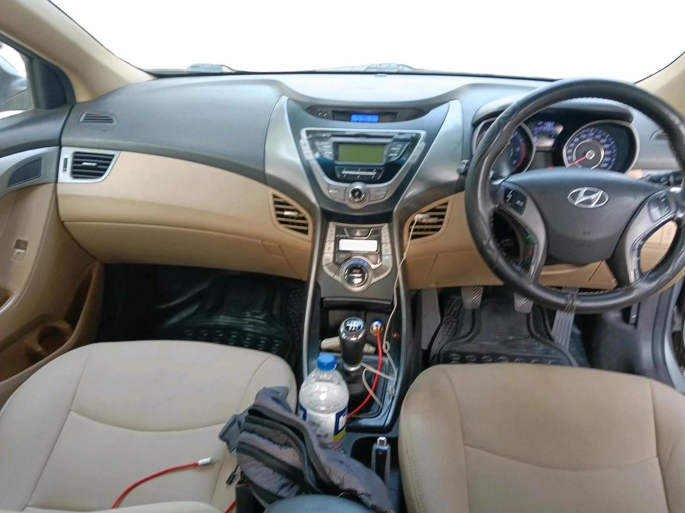 2014 Hyundai New Elantra 1.6 S MT DIESEL, Diesel, Manual, 2,48,960 km, interior