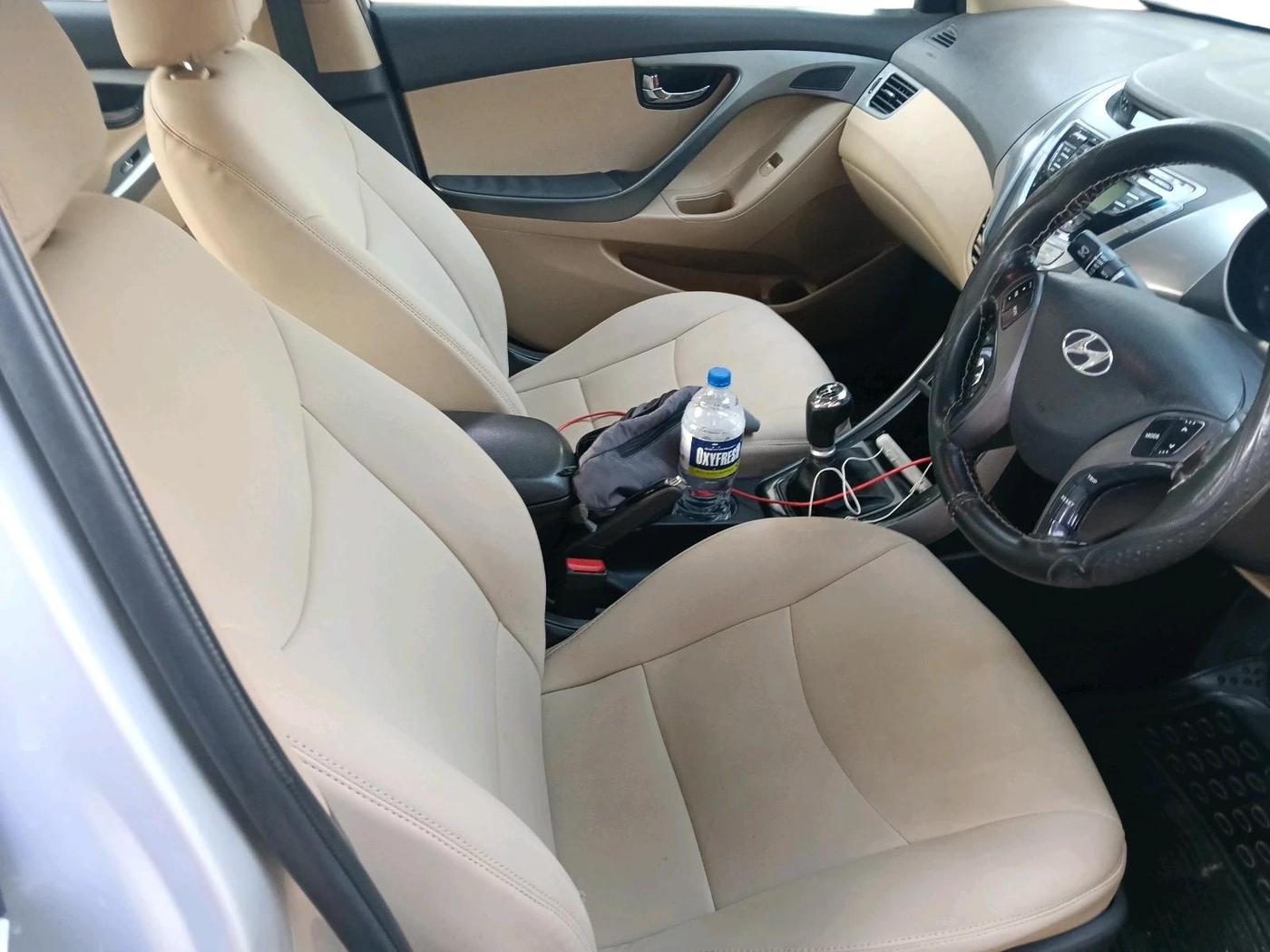 2014 Hyundai New Elantra 1.6 S MT DIESEL, Diesel, Manual, 2,48,960 km, interior