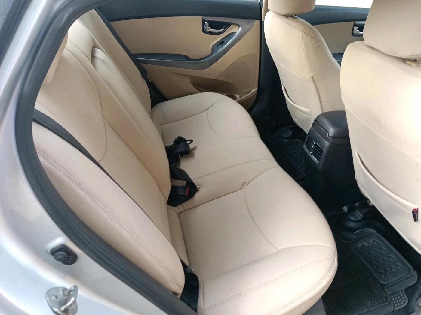 2014 Hyundai New Elantra 1.6 S MT DIESEL, Diesel, Manual, 2,48,960 km, interior