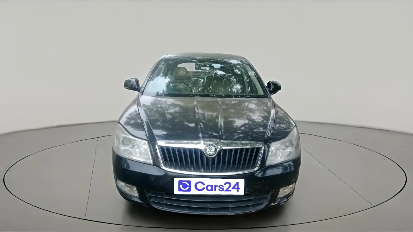 2011 Skoda Laura AMBITION 2.0 TDI CR AT, Diesel, Automatic, 1,15,045 km, exterior