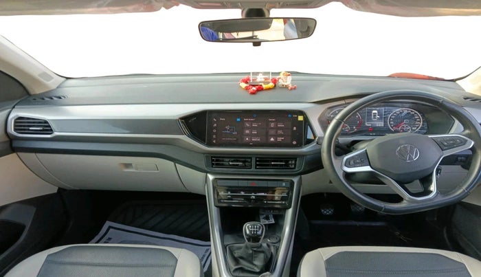 2024 Volkswagen TAIGUN HIGHLINE 1.0 TSI MT, Petrol, Manual, 13,690 km, interior