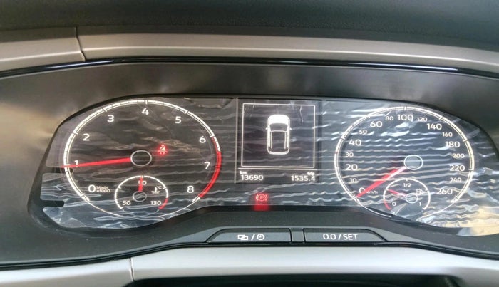 2024 Volkswagen TAIGUN HIGHLINE 1.0 TSI MT, Petrol, Manual, 13,690 km, interior