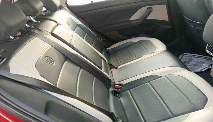 2024 Volkswagen TAIGUN HIGHLINE 1.0 TSI MT, Petrol, Manual, 13,690 km, interior