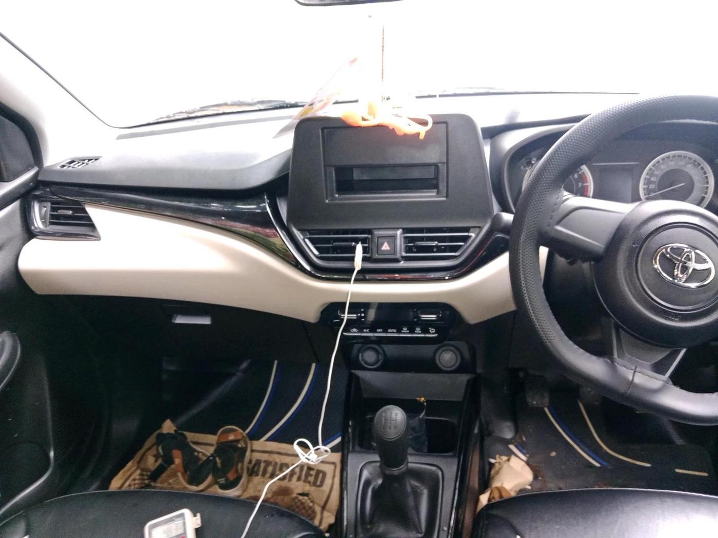 2025 Toyota Glanza E, Petrol, Manual, 5,798 km, interior