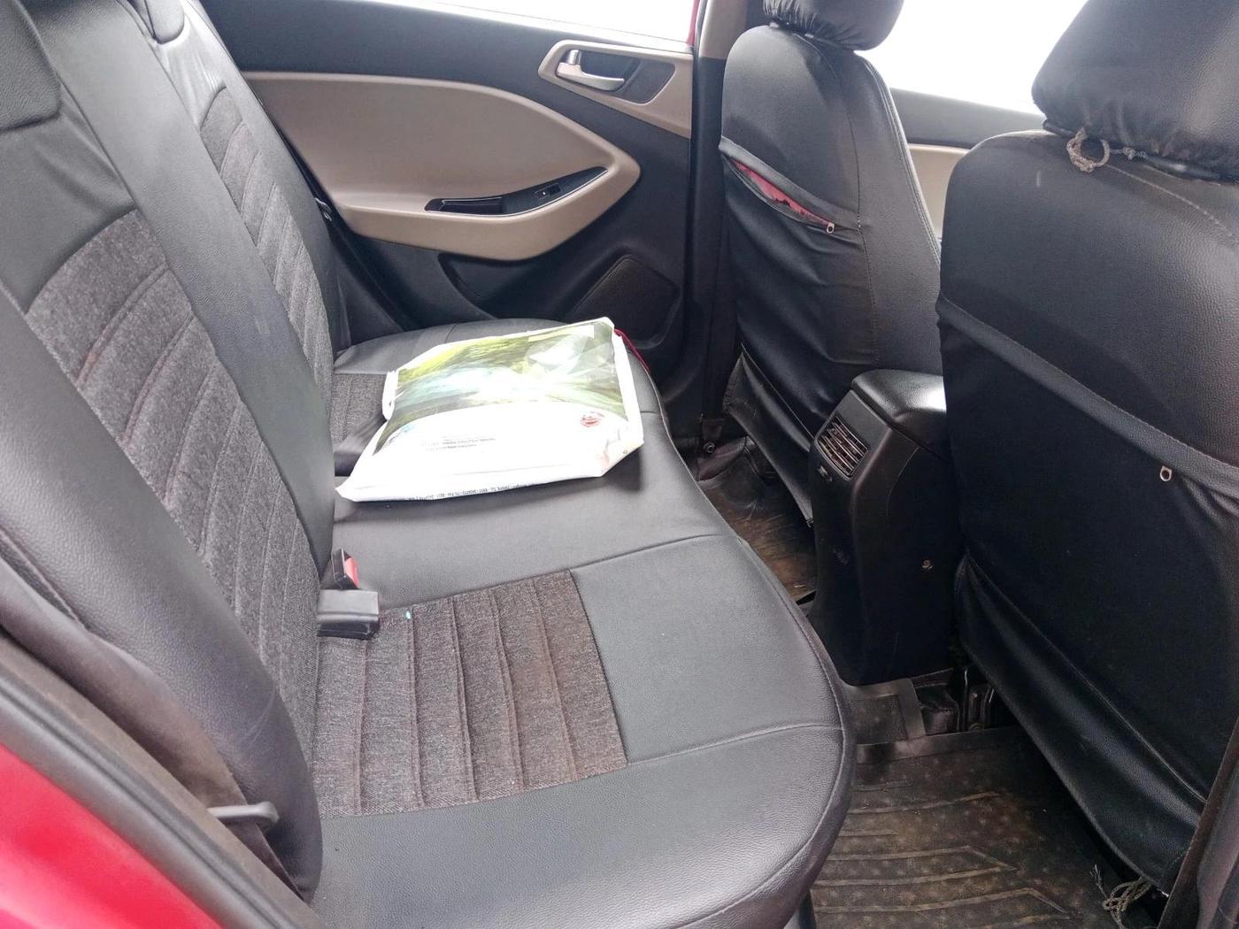 2015 Hyundai i20 SPORTZ 1.4 AT, Petrol, Automatic, 1,11,774 km, interior