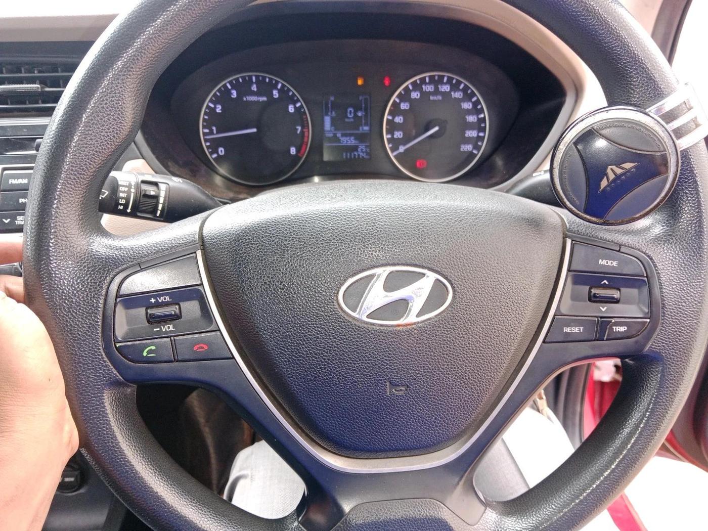 2015 Hyundai i20 SPORTZ 1.4 AT, Petrol, Automatic, 1,11,774 km, interior